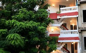 Le Clarisse Guest House